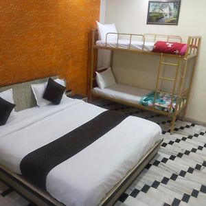 Hotel Hayat Residency